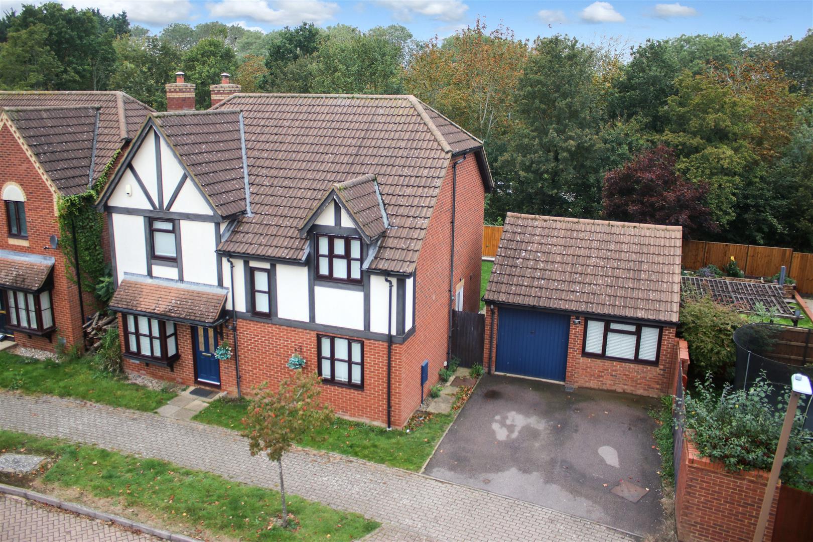 4 bed property in Cruickshank Grove, Milton Keynes